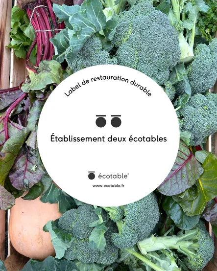 Légumes de saison et macaron du label Écotable, établissement deux écotables